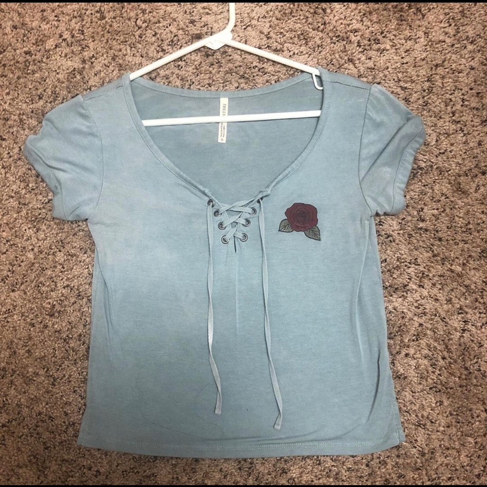 cropped shirt with rose